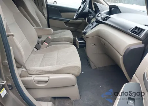 2013 Honda Odyssey Lx z USA, uszkodzony, nr VIN 5FNRL5H22DB037091